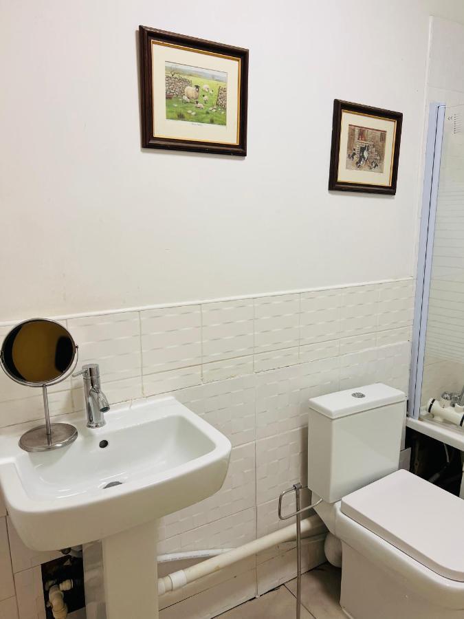 Fabulous 1Bed 1Bath Ground Floor Shared Accommodation ,Only Double Room Единбург Екстер'єр фото